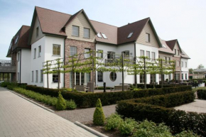 Гостиница Biznis Hotel  Локерен